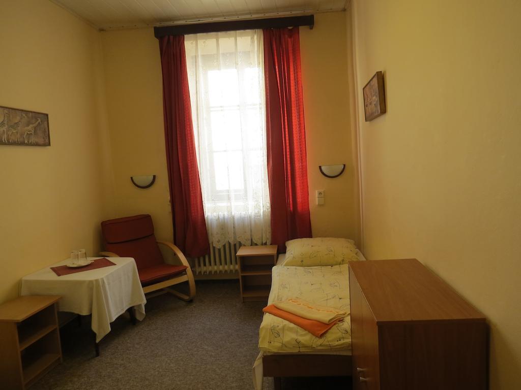 Hotel Cesky Dvur Beroun (Central Bohemian) Quarto foto