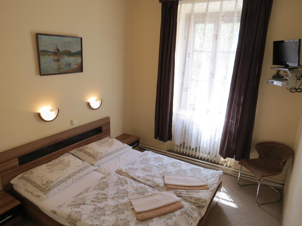 Hotel Cesky Dvur Beroun (Central Bohemian) Quarto foto